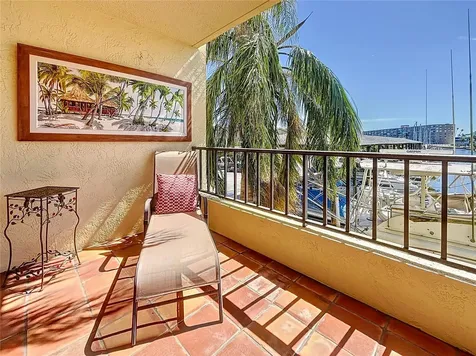 1750 Harbor Place S South Pasadena FL 33707