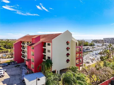 1750 Harbor Place S South Pasadena FL 33707