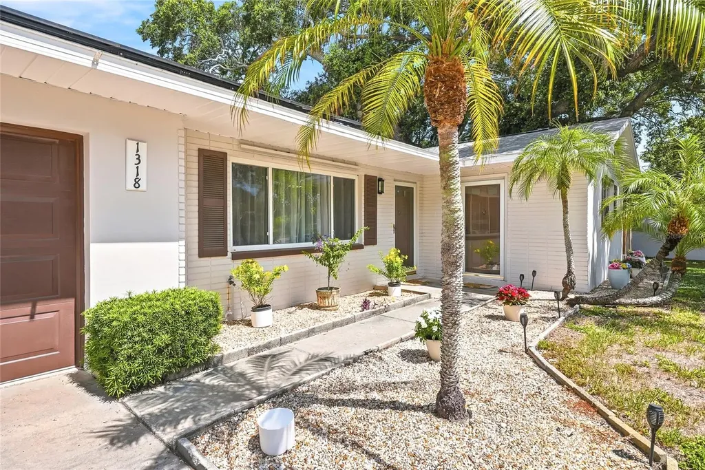 1318 S Hillcrest Avenue Clearwater FL 33756