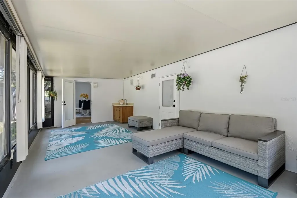 1318 S Hillcrest Avenue Clearwater FL 33756