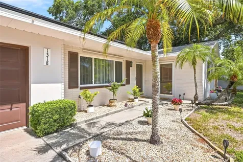 1318 S Hillcrest Avenue Clearwater FL 33756