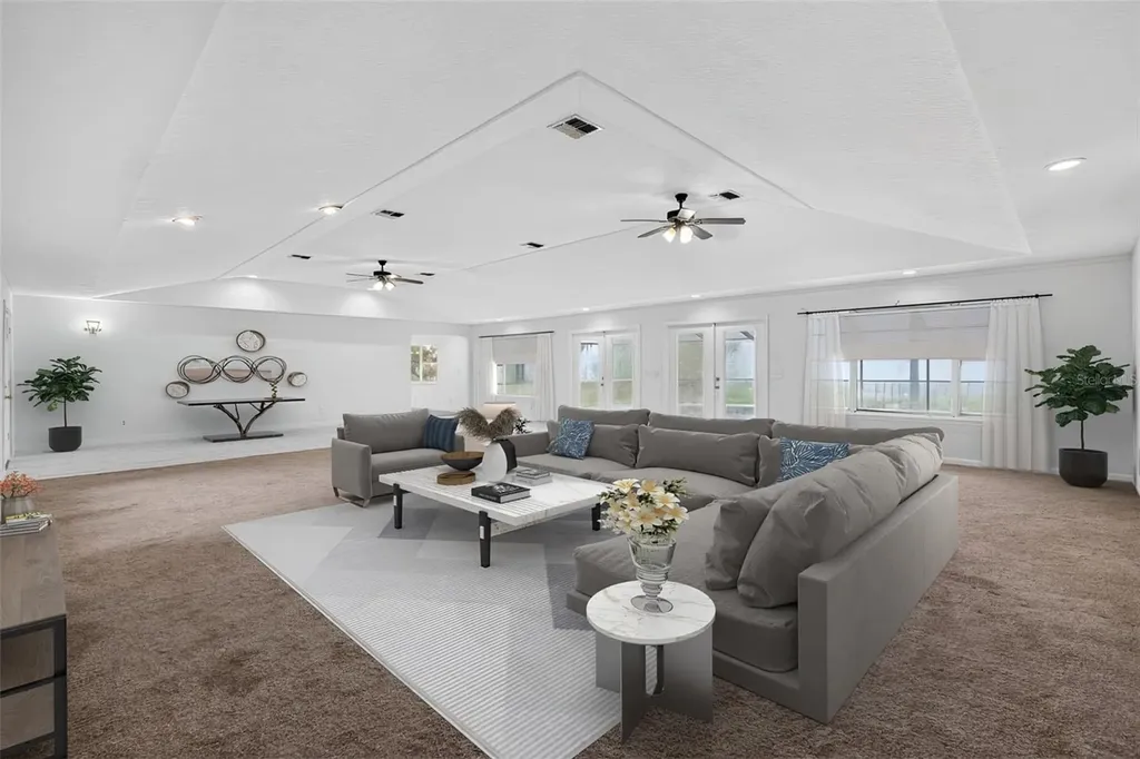 157 W Grandview Drive East Palatka FL 32131