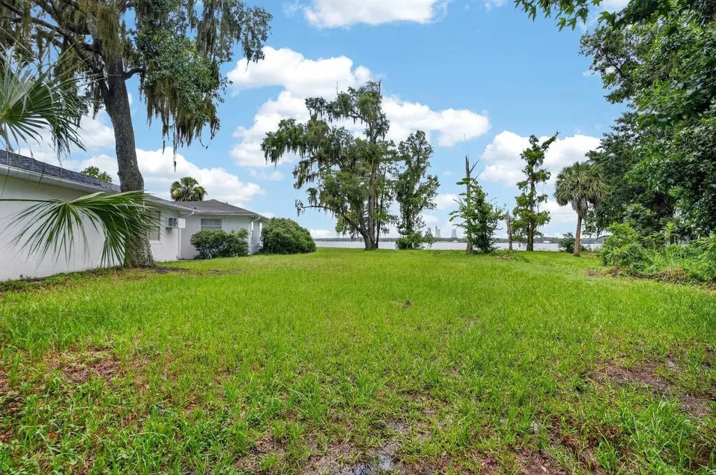 157 W Grandview Drive East Palatka FL 32131