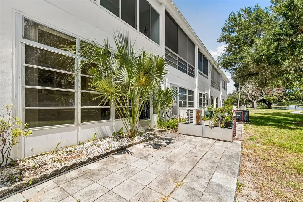 8220 112th Street Seminole FL 33772