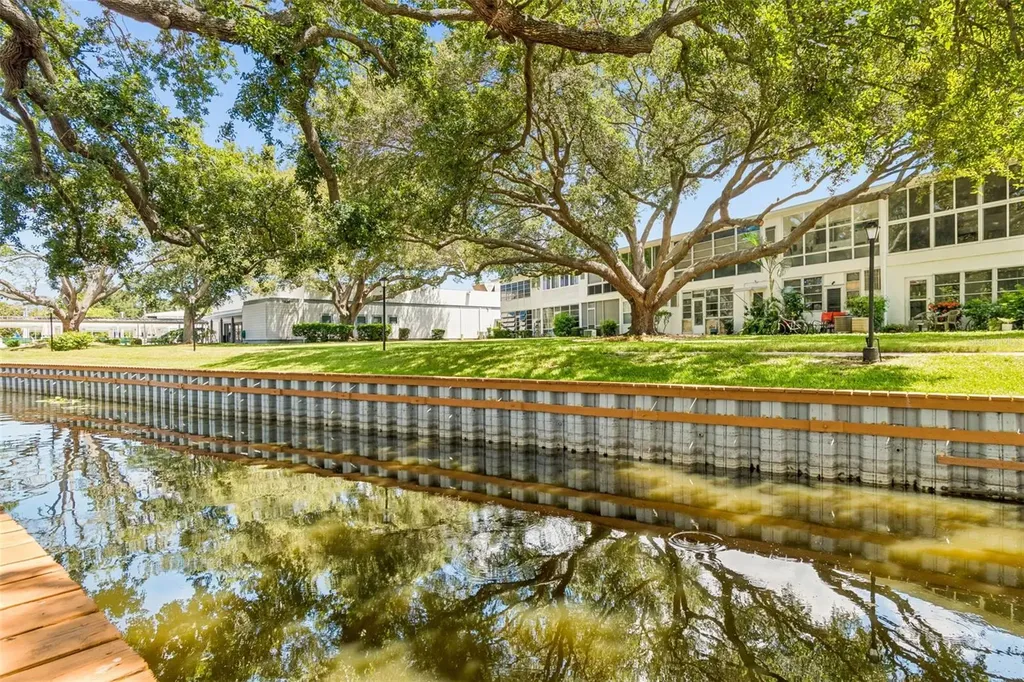 8220 112th Street Seminole FL 33772