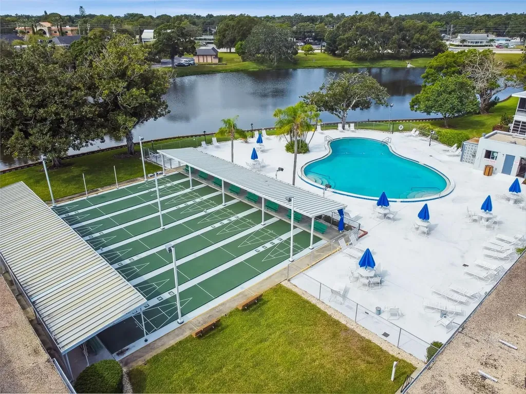 8220 112th Street Seminole FL 33772