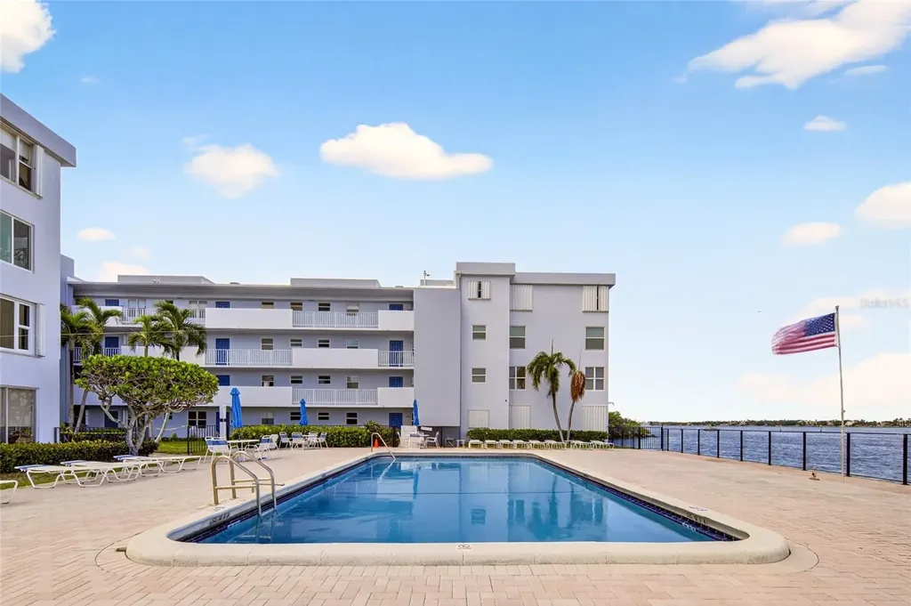 1820 New Palm Way Boynton Beach FL 33435
