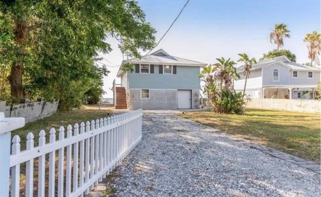 3528 W Shell Point Road Ruskin FL 33570