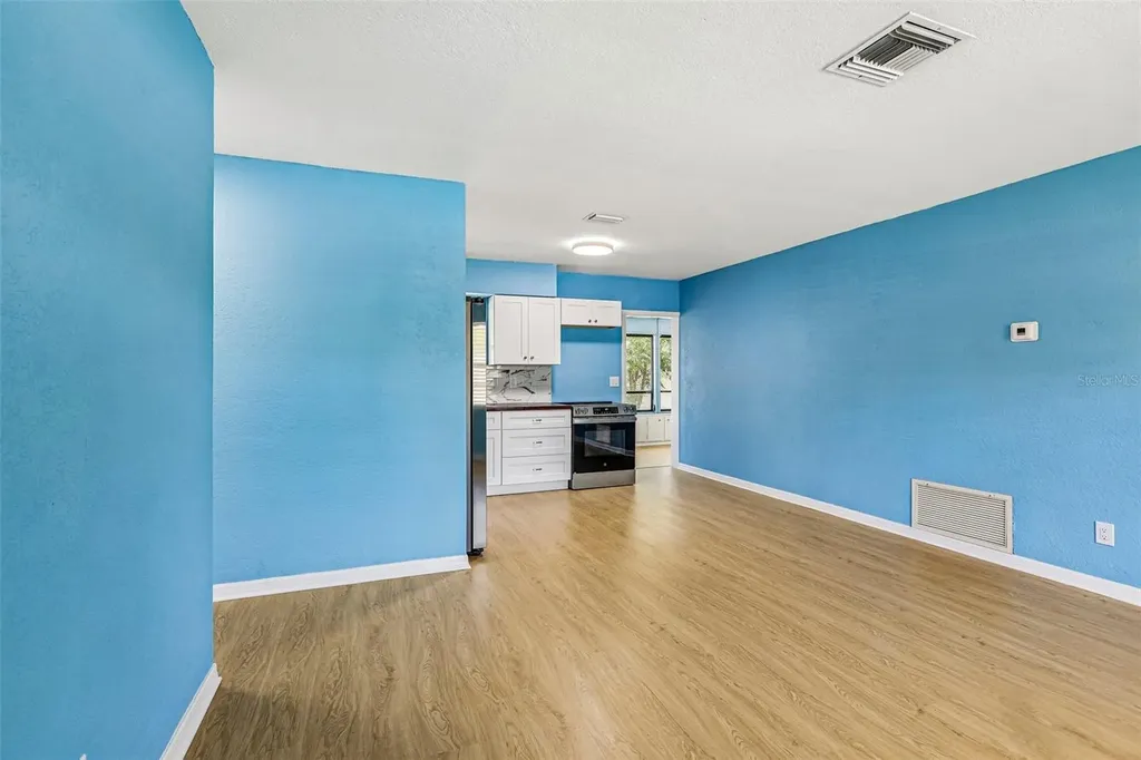 104 E Grapefruit Circle Clearwater FL 33759