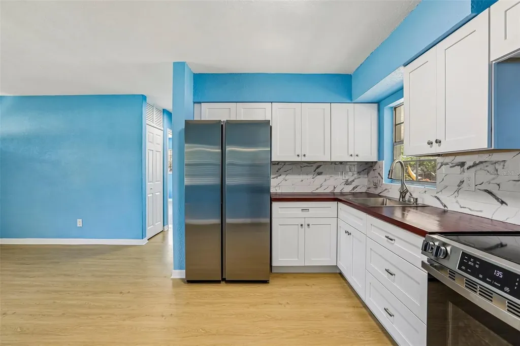 104 E Grapefruit Circle Clearwater FL 33759