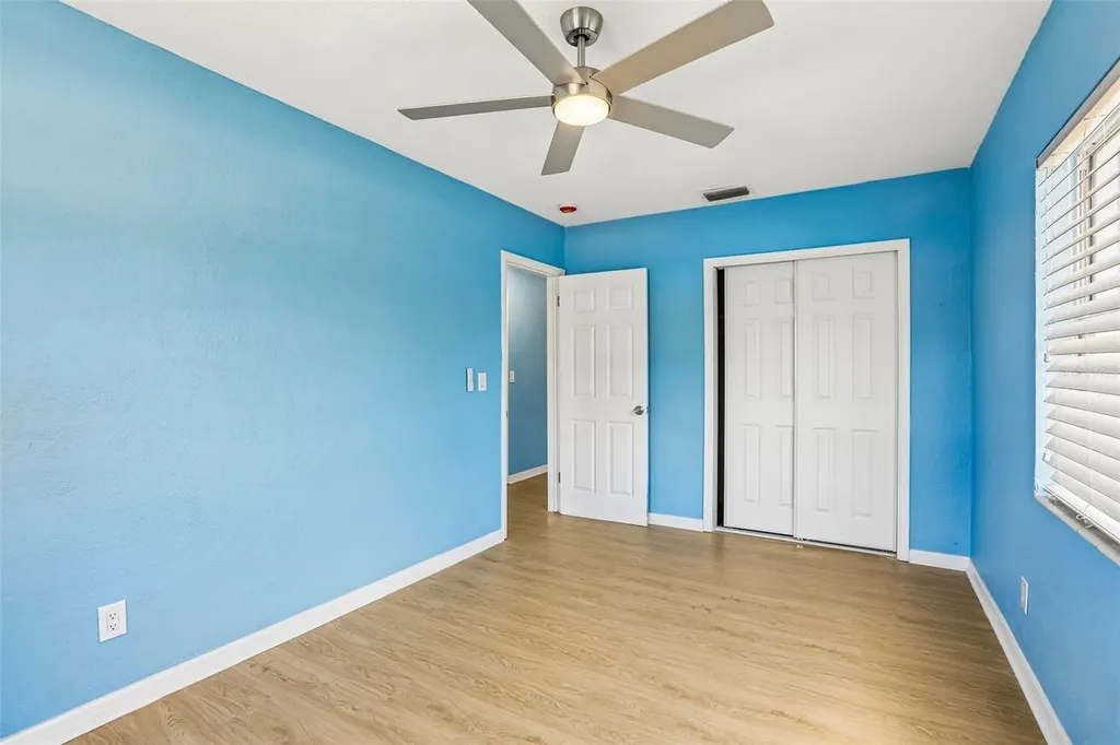 104 E Grapefruit Circle Clearwater FL 33759