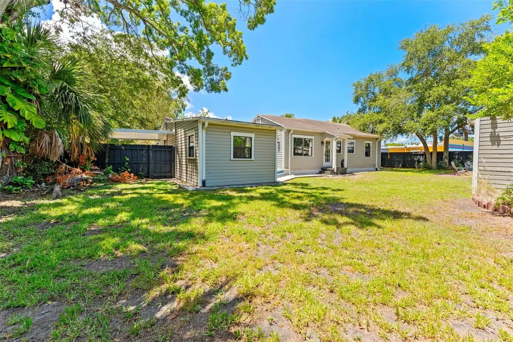 3709 W Griflow Street Tampa FL 33629