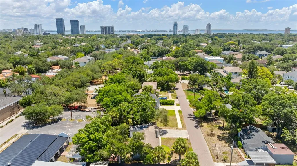 3709 W Griflow Street Tampa FL 33629