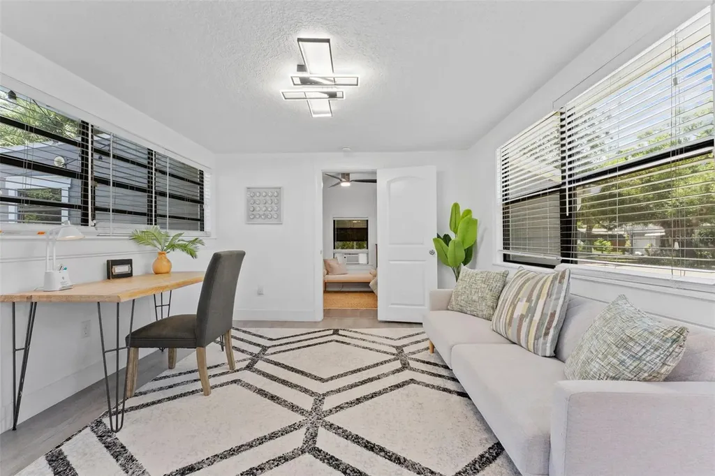 3709 W Griflow Street Tampa FL 33629