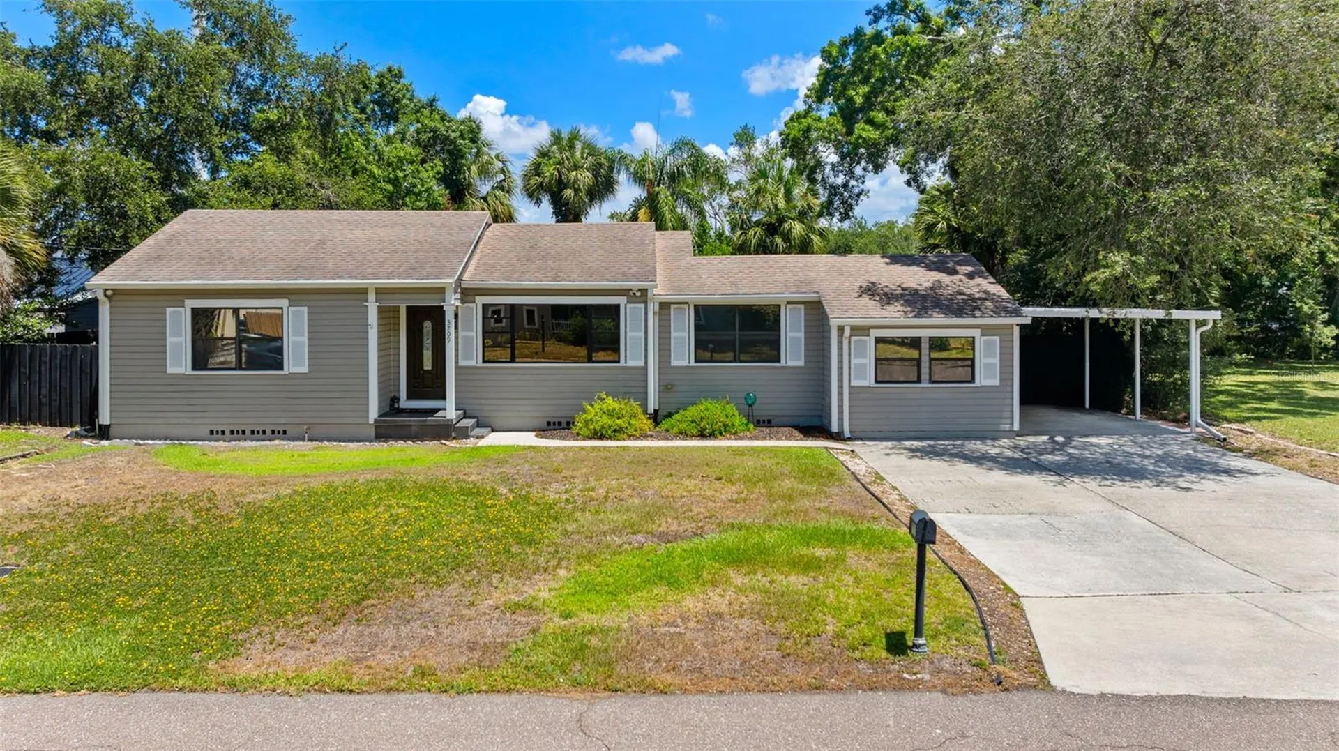 3709 W Griflow Street Tampa FL 33629