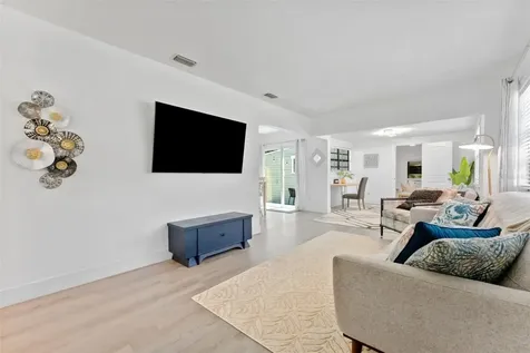 3709 W Griflow Street Tampa FL 33629