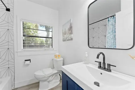 3709 W Griflow Street Tampa FL 33629