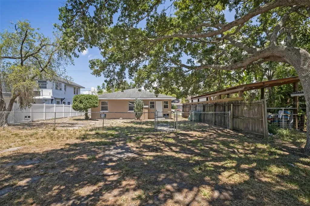 808 26th Street W Bradenton FL 34205