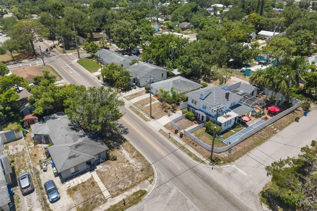 808 26th Street W Bradenton FL 34205