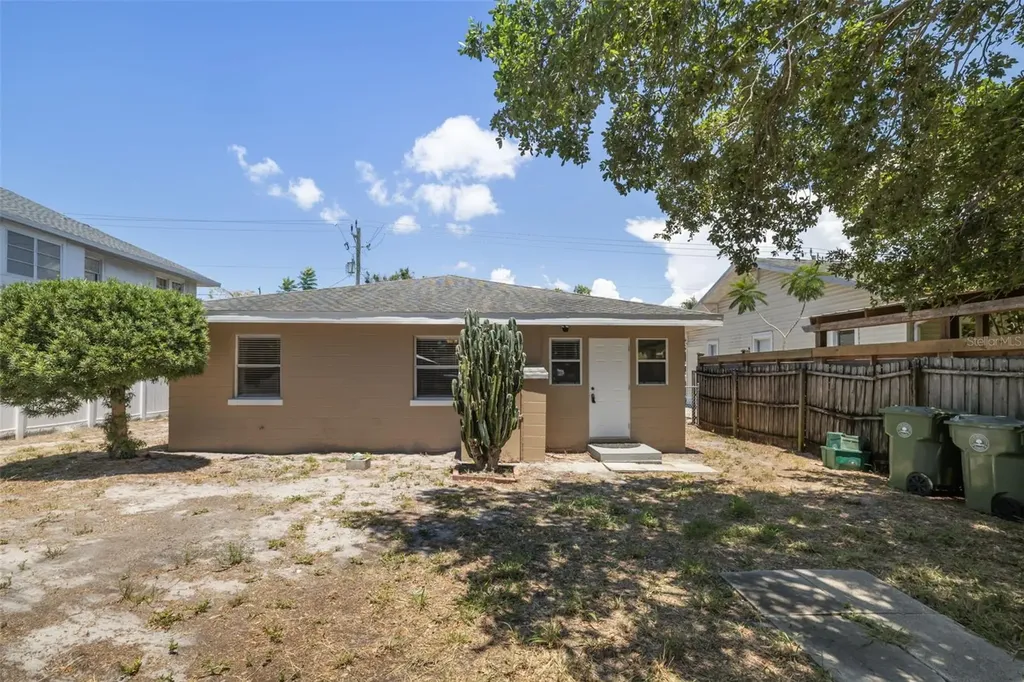 808 26th Street W Bradenton FL 34205