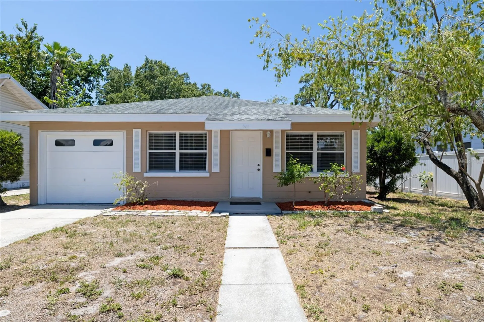 808 26th Street W Bradenton FL 34205