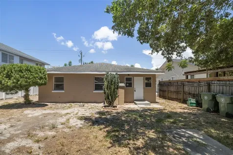 808 26th Street W Bradenton FL 34205