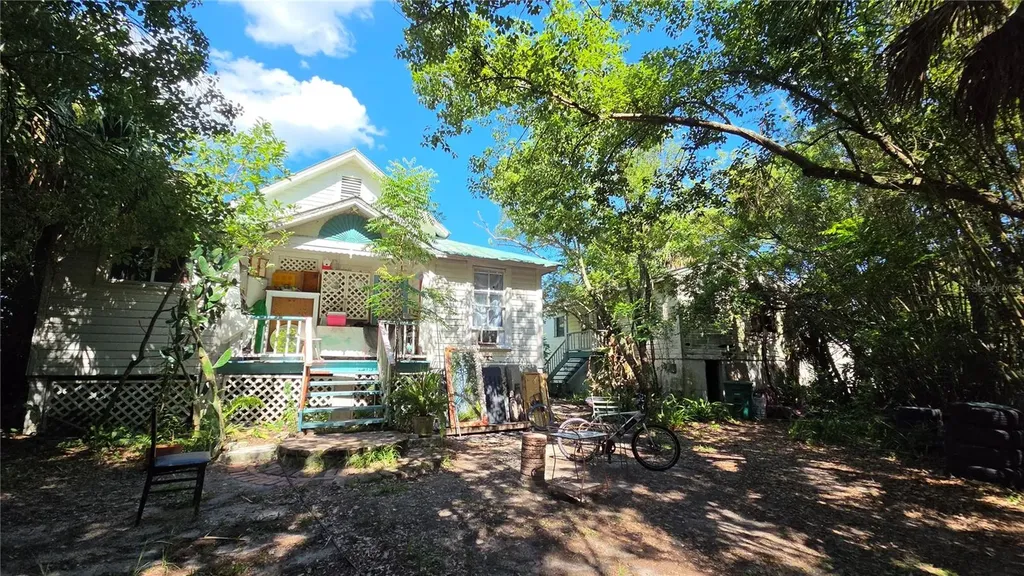 236 N Amelia Avenue Deland FL 32724