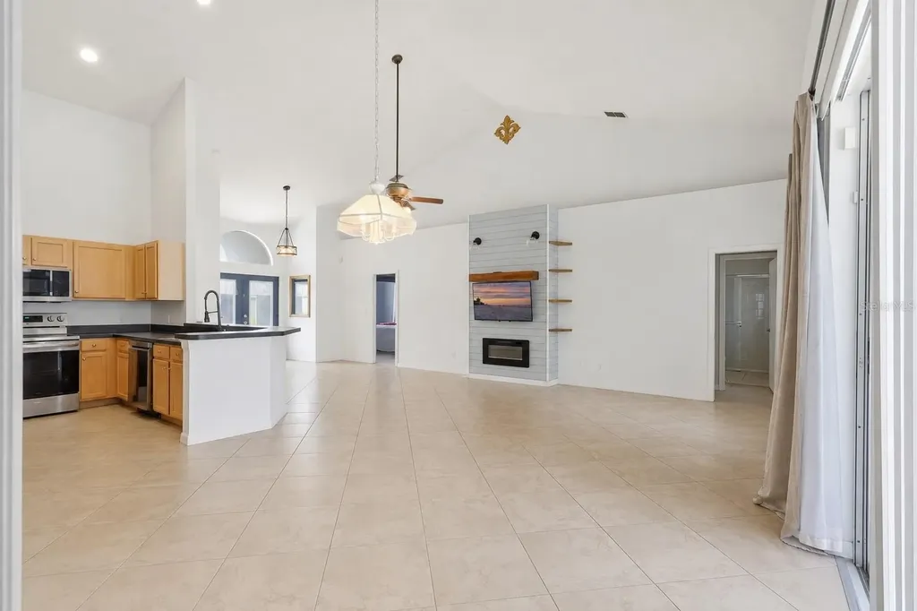 540 Hollingshead Loop Davenport FL 33896