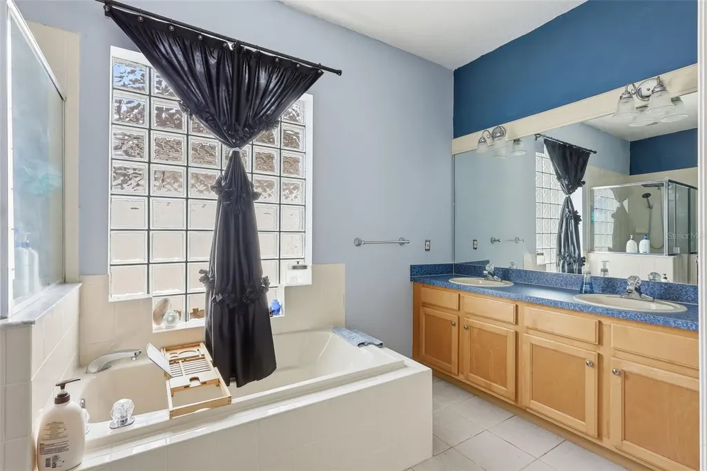 540 Hollingshead Loop Davenport FL 33896