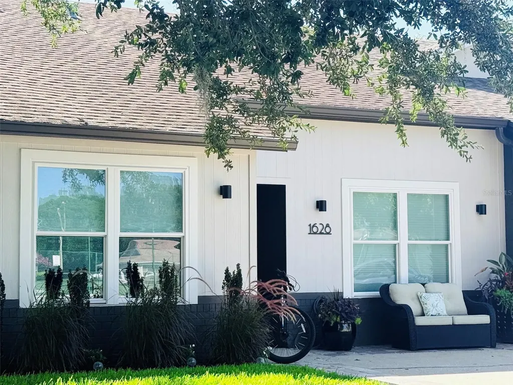 1628 Tropical Court Tavares FL 32778