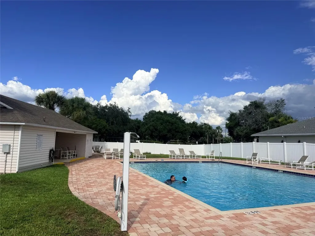 1628 Tropical Court Tavares FL 32778