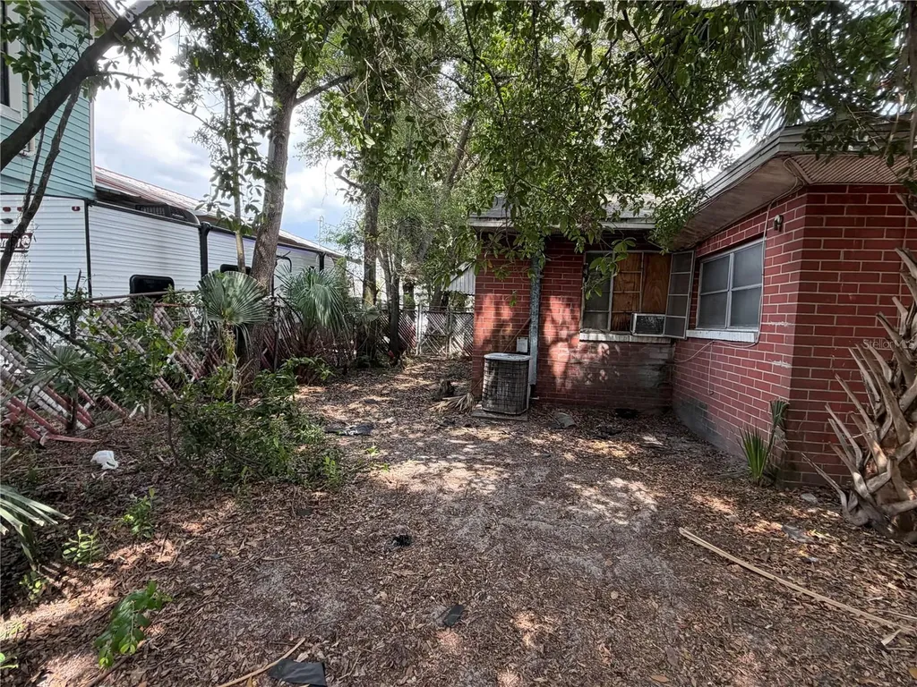 2906 N 21st Street Tampa FL 33605