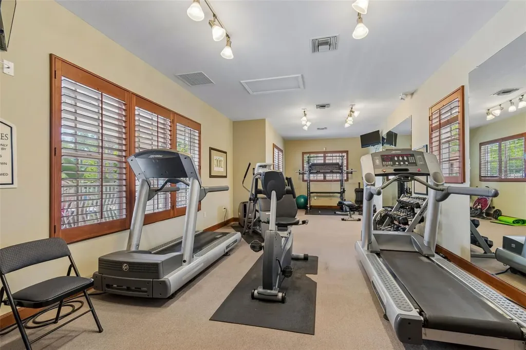 12033 Gandy Boulevard N St Petersburg FL 33702
