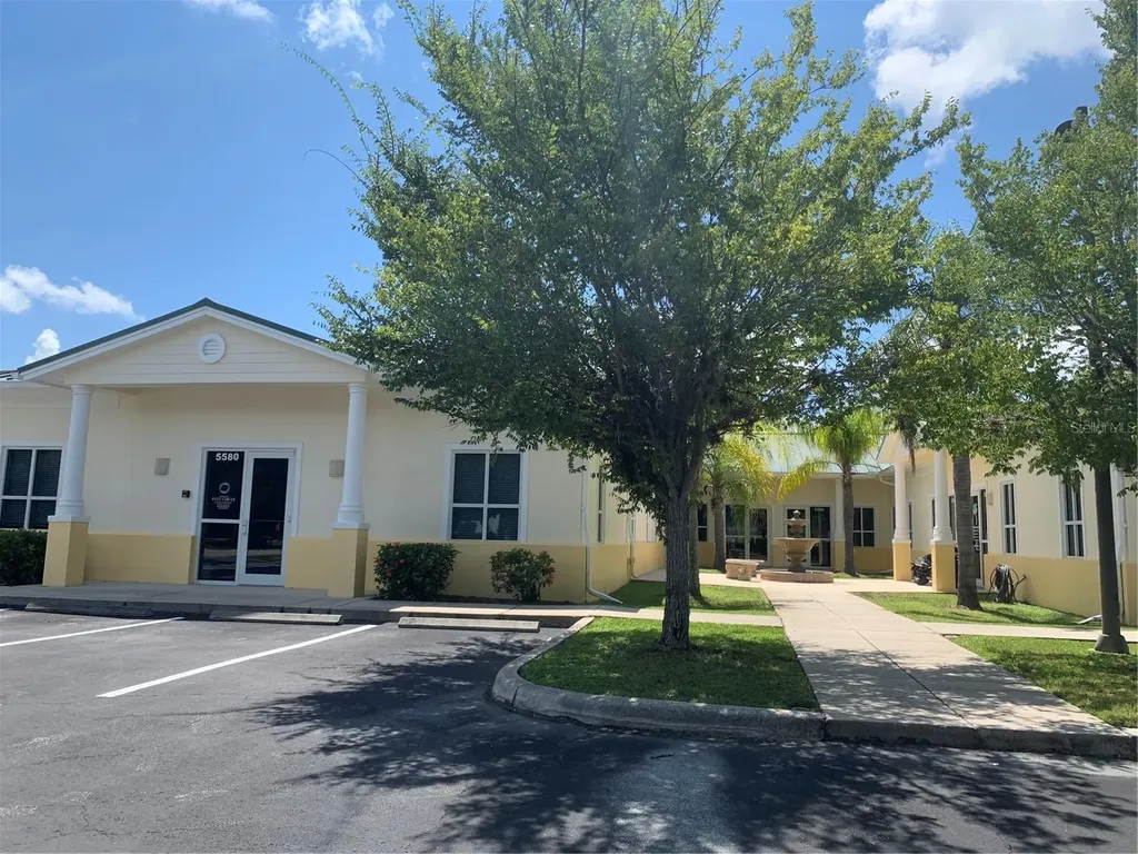 5586 Broadcast Court Sarasota FL 34240