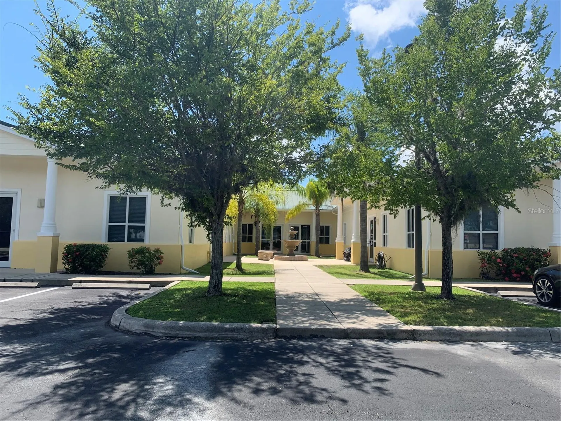 5586 Broadcast Court Sarasota FL 34240