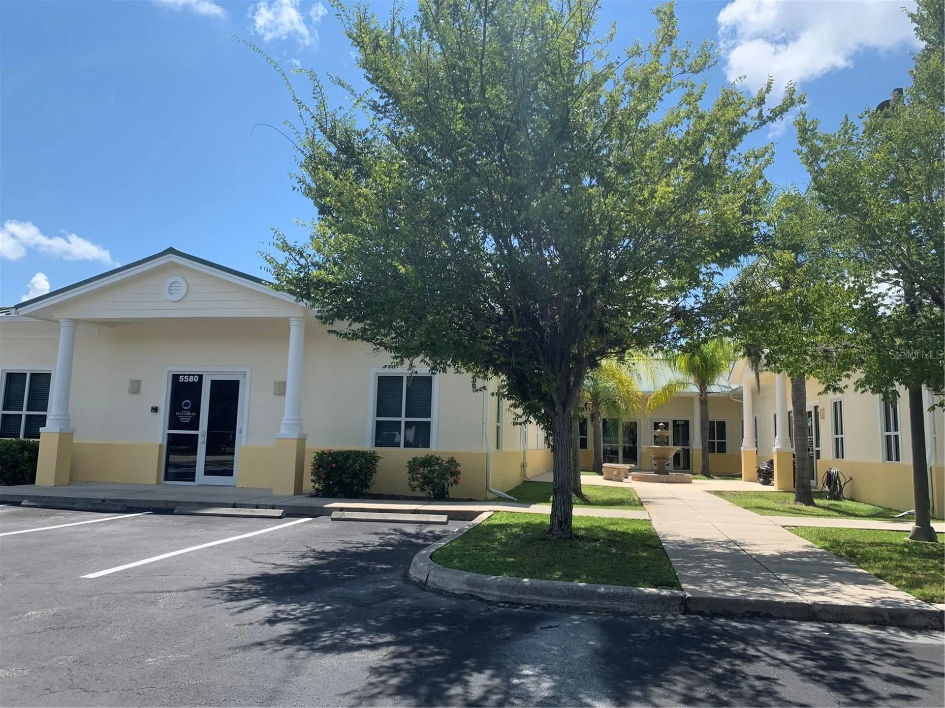 5586 Broadcast Court Sarasota FL 34240