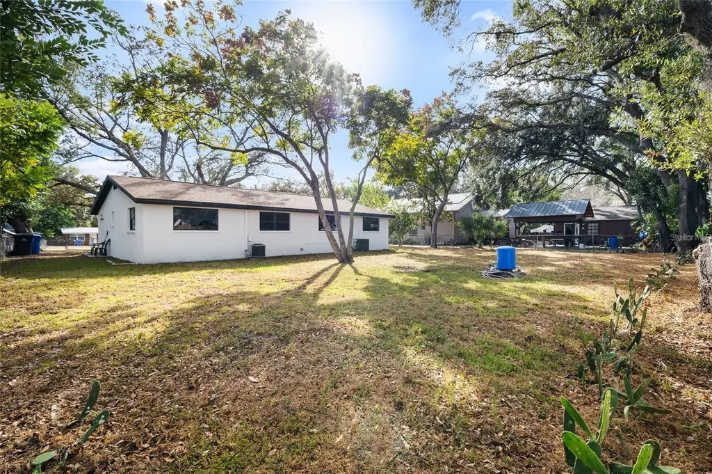 1220 E 142nd Avenue Tampa FL 33613