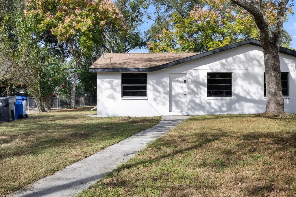 1220 E 142nd Avenue Tampa FL 33613