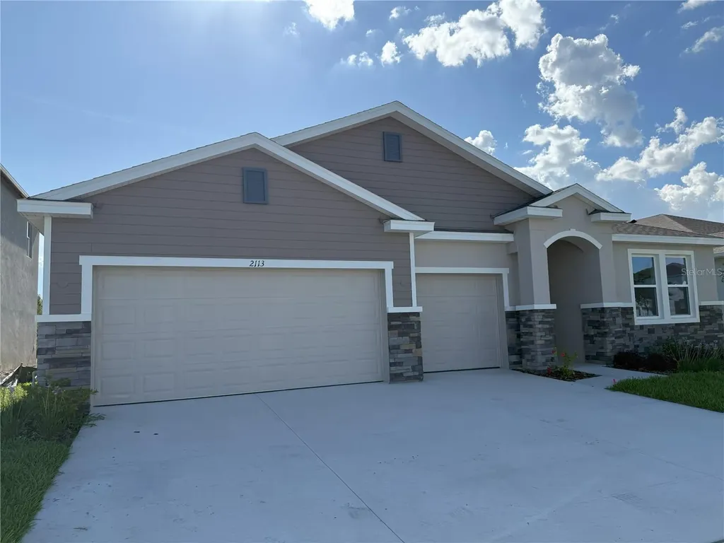 2113 Warren Acres Boulevard Wesley Chapel FL 33543