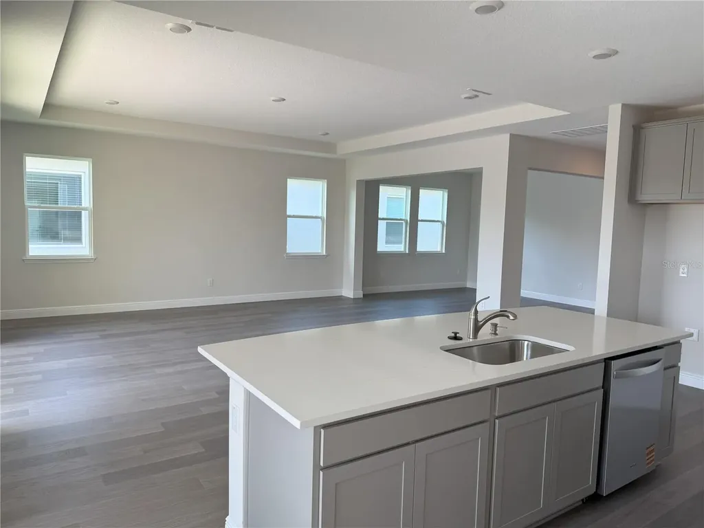 2113 Warren Acres Boulevard Wesley Chapel FL 33543