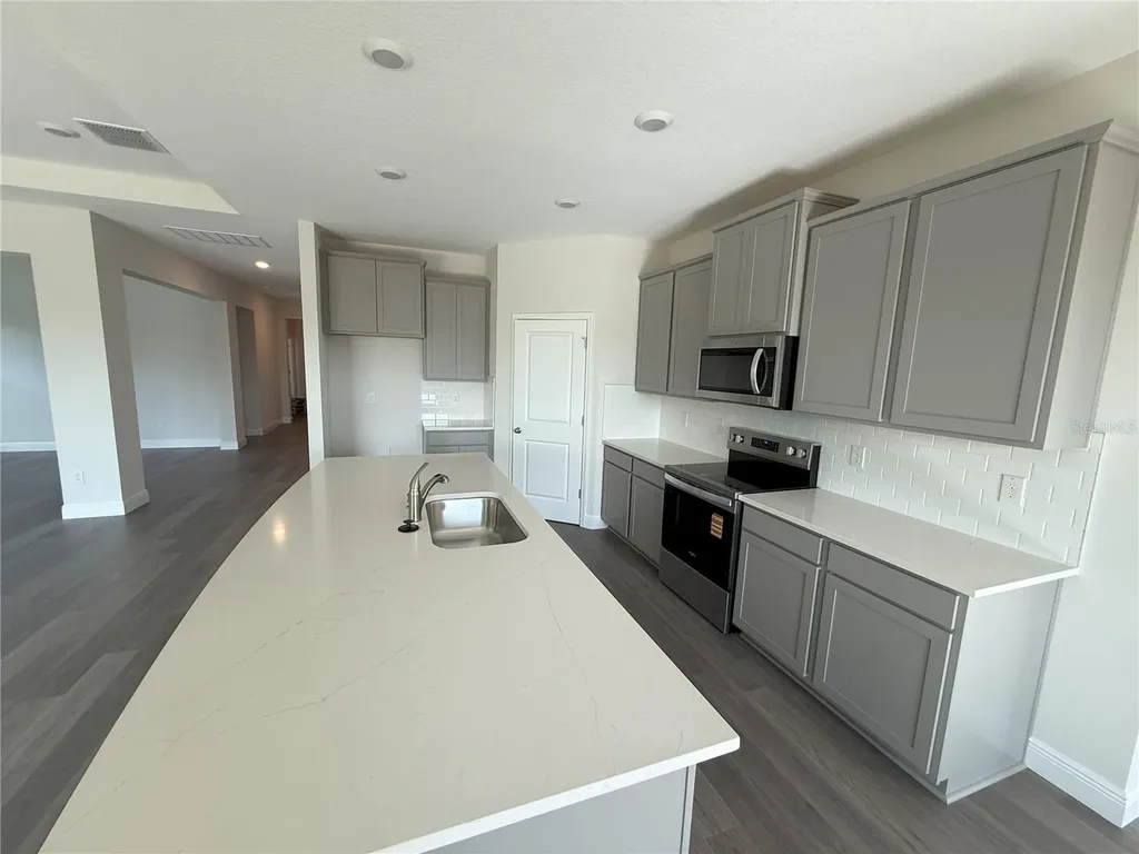 2113 Warren Acres Boulevard Wesley Chapel FL 33543