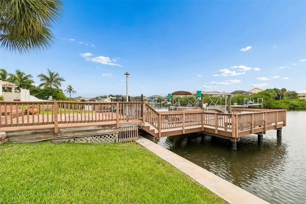 4147 Saltwater Boulevard Tampa FL 33615