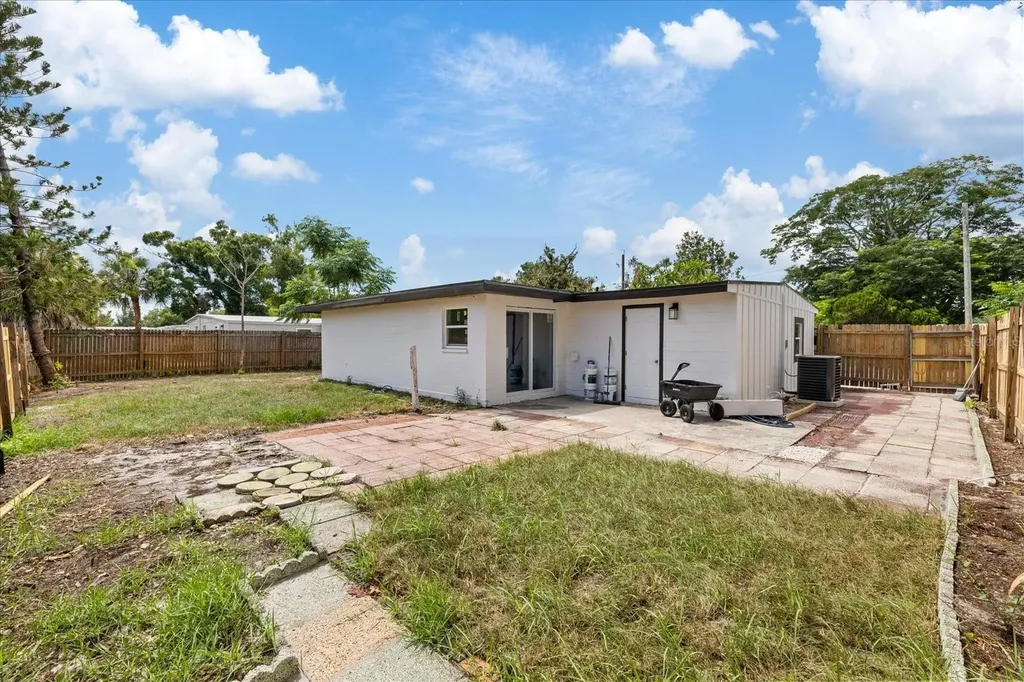 4104 W Montgomery Terrace Tampa FL 33616