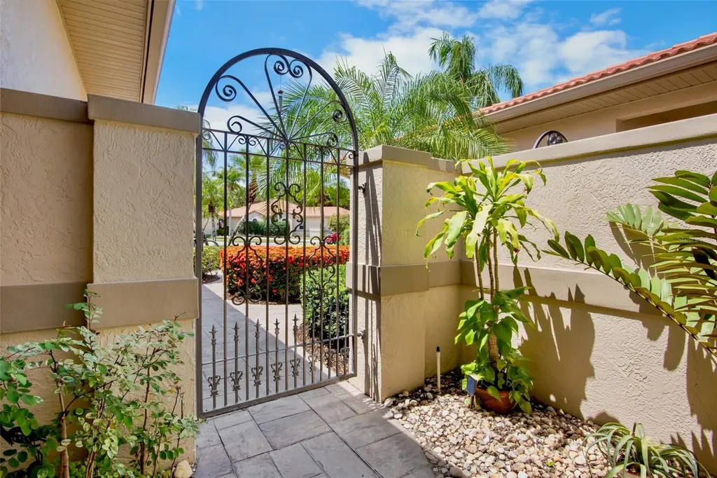 3415 E Chelmsford Court Sarasota FL 34235