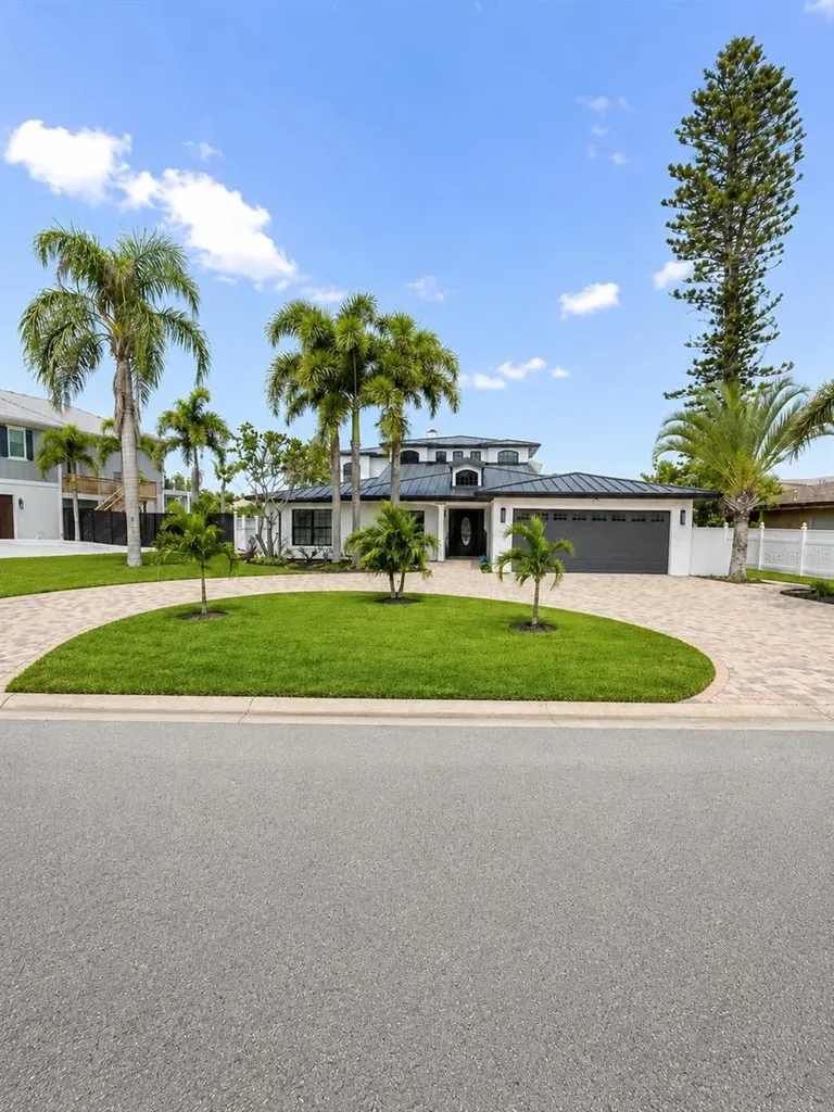452 Bath Club Boulevard N North Redington Beach FL 33708