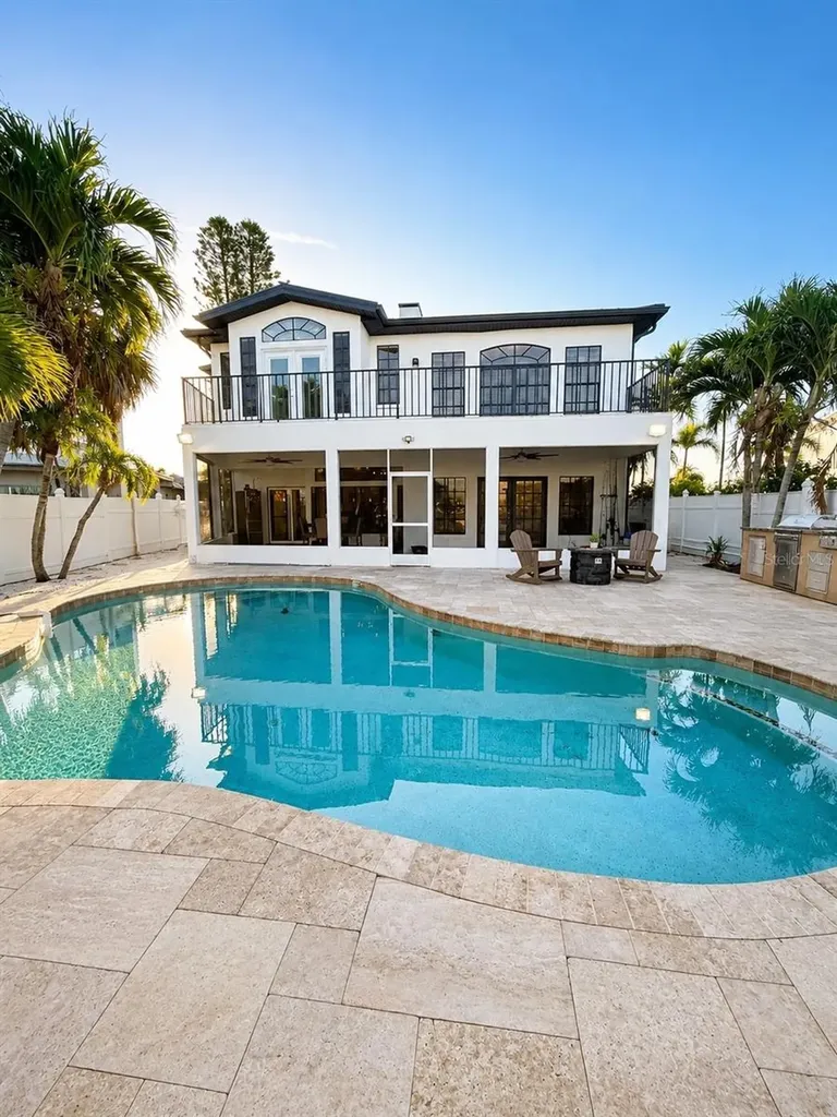452 Bath Club Boulevard N North Redington Beach FL 33708