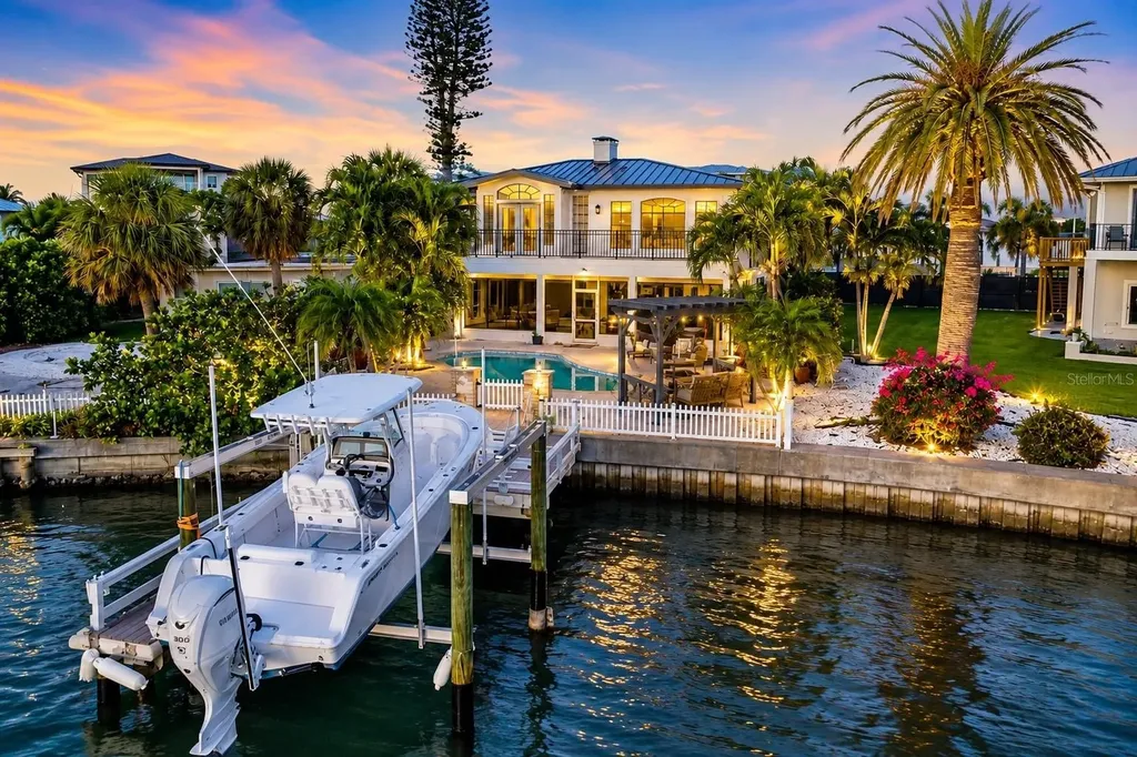 452 Bath Club Boulevard N North Redington Beach FL 33708