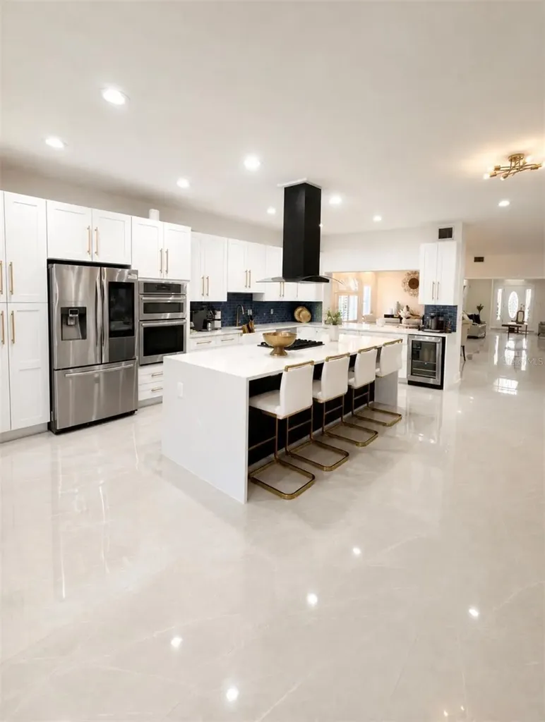 452 Bath Club Boulevard N North Redington Beach FL 33708