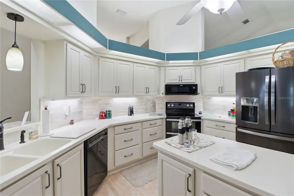 6129 N Whispering Oak Loop Beverly Hills FL 34465