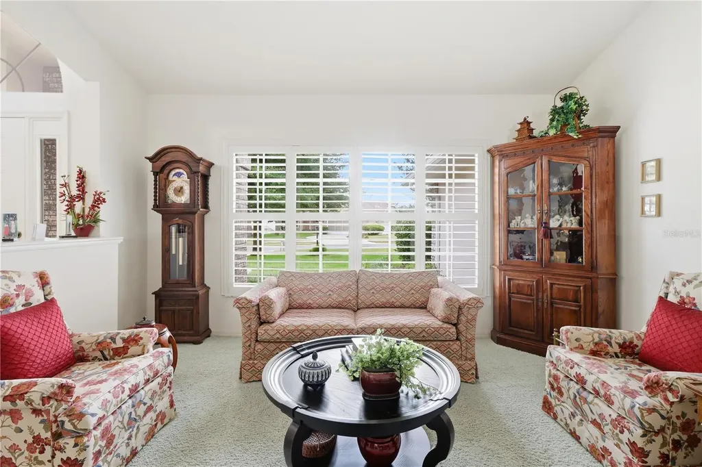 6129 N Whispering Oak Loop Beverly Hills FL 34465